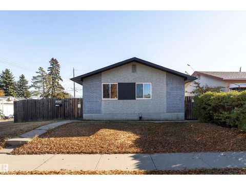 8207 169 ST NW Edmonton AB T5R2W4