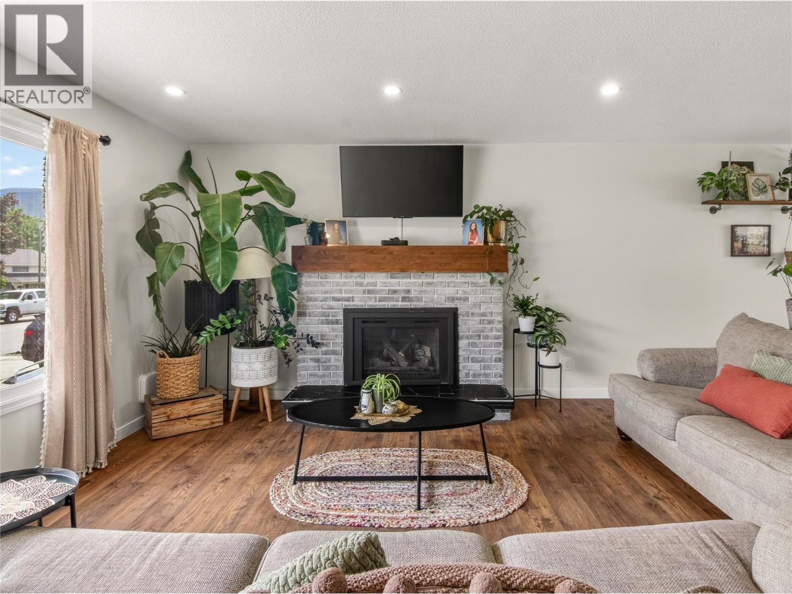 165 McCulloch Drive