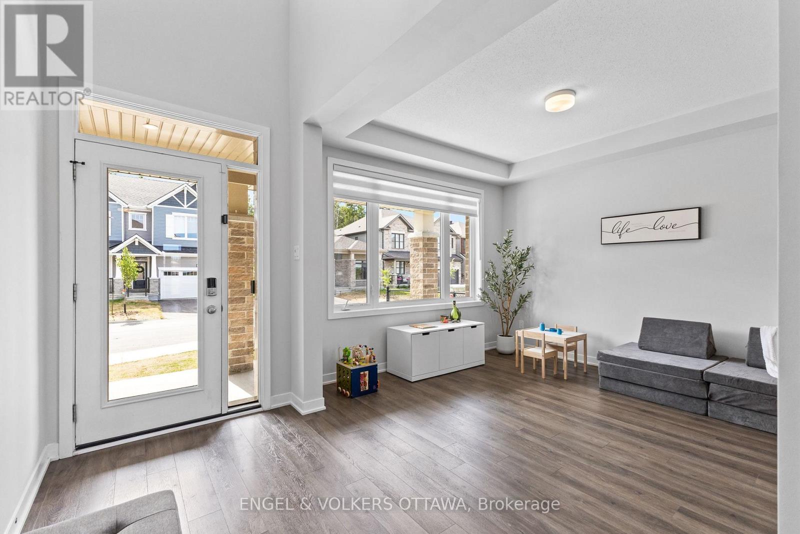 119 GREEN ASH AVENUE