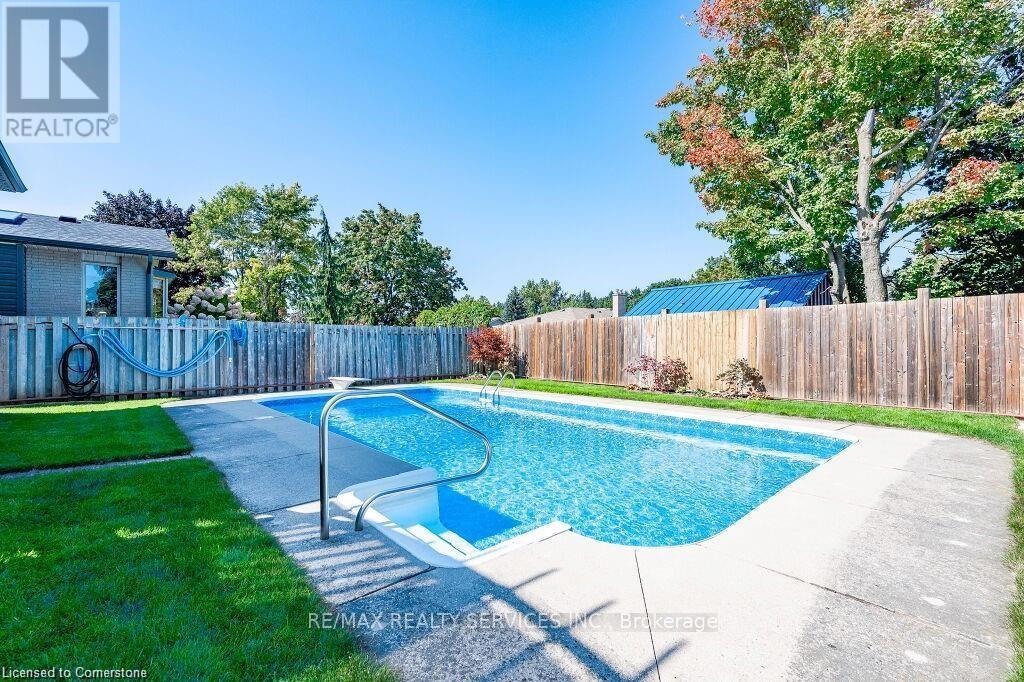 364 ROSELAWN PLACE S