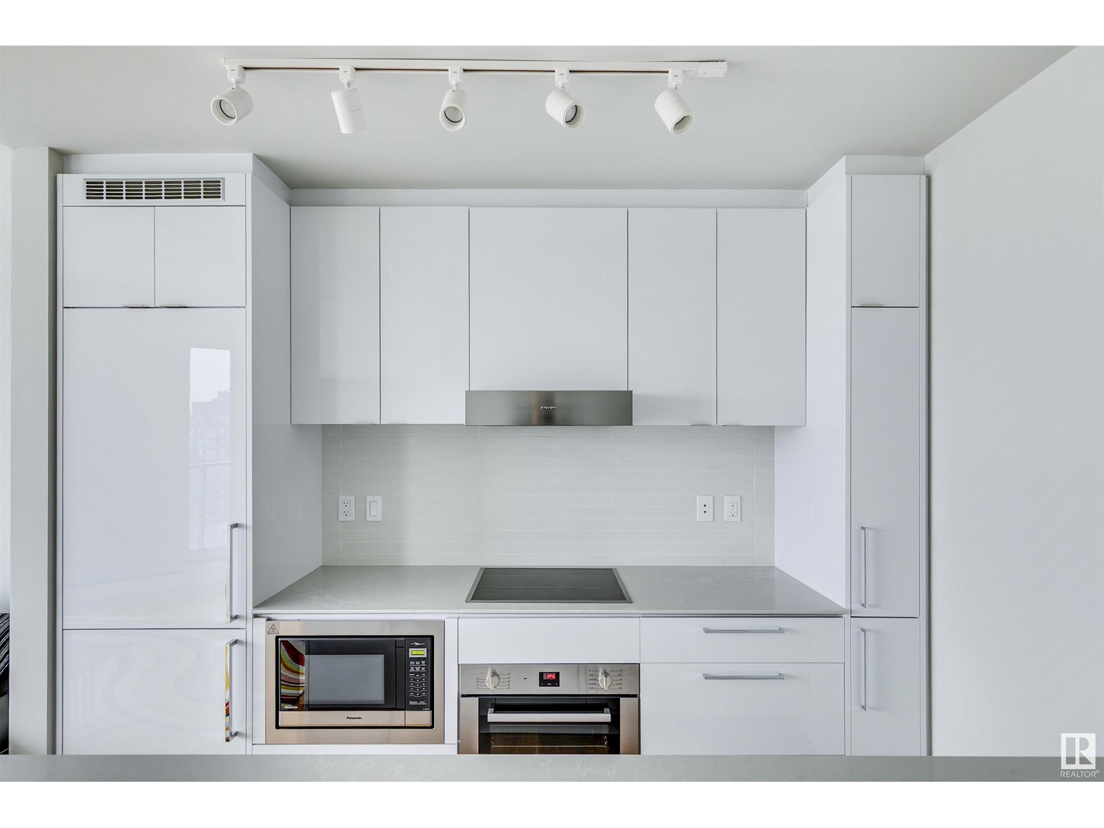 #2912 10360 102 ST NW