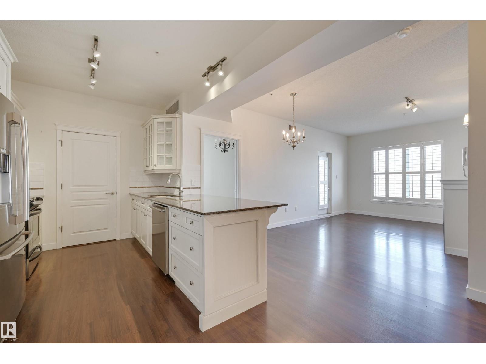#521 10333 112 ST NW