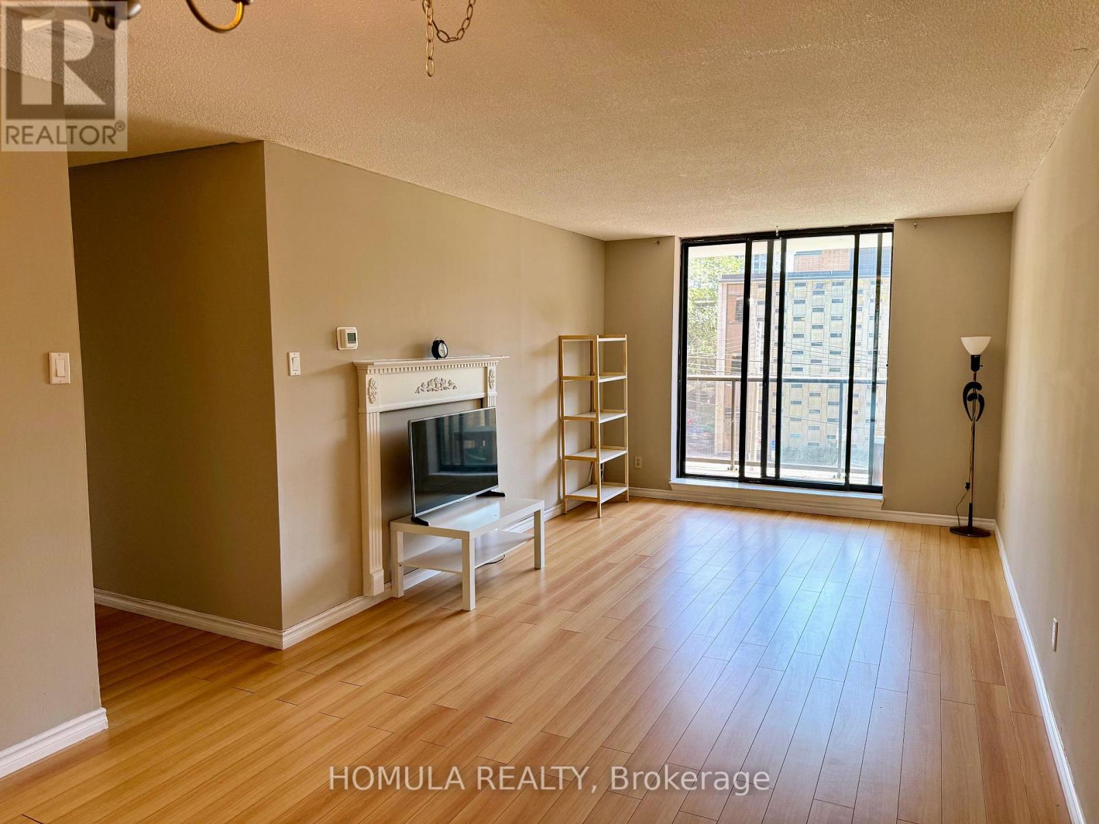 Photo 1 of 22 — 303 - 250 JARVIS STREET Unit 303, Toronto (Church-Yonge Corridor), ON M5B2L2