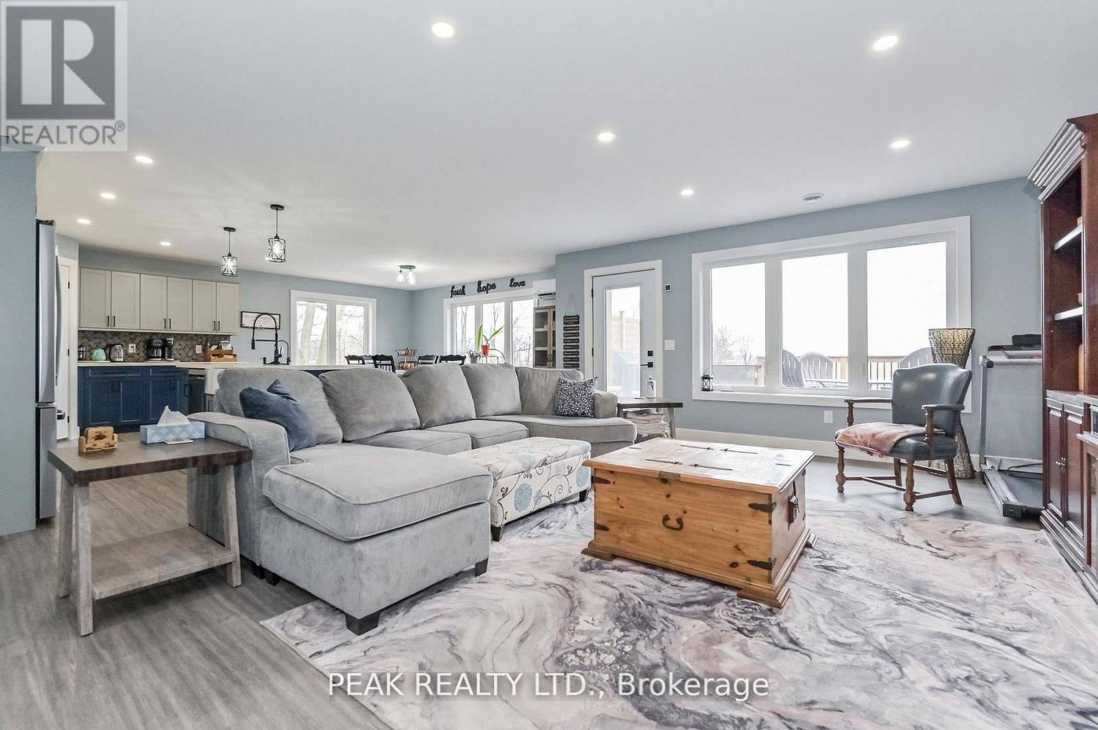 1020 VICTORIA STREET