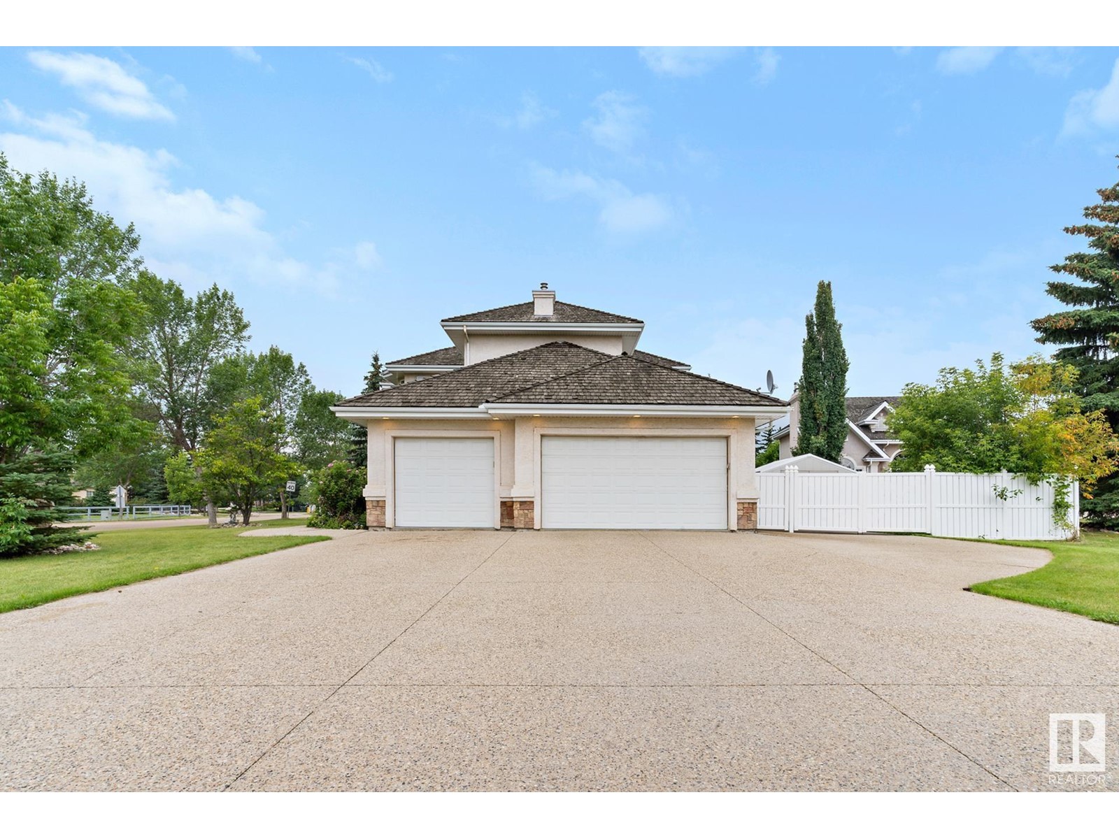 285 ESTATE DR