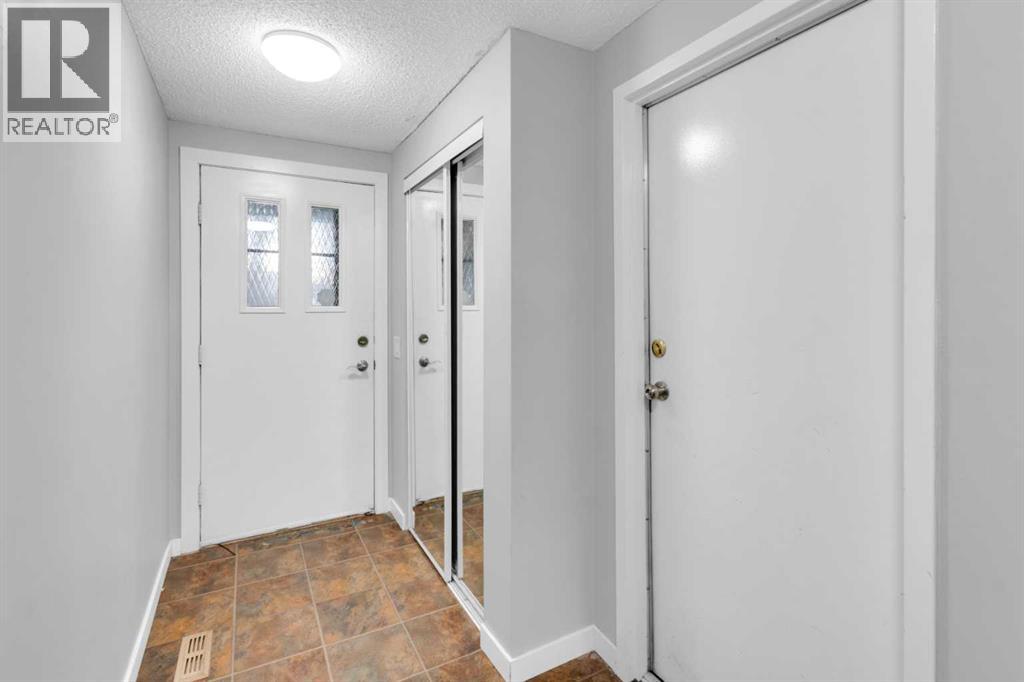 1418 Ranchlands Road NW