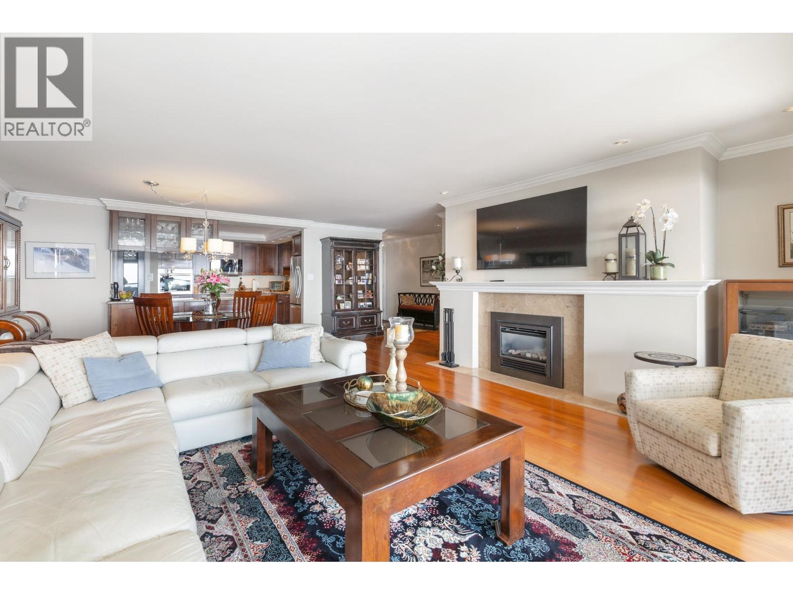 33 2250 FOLKESTONE WAY