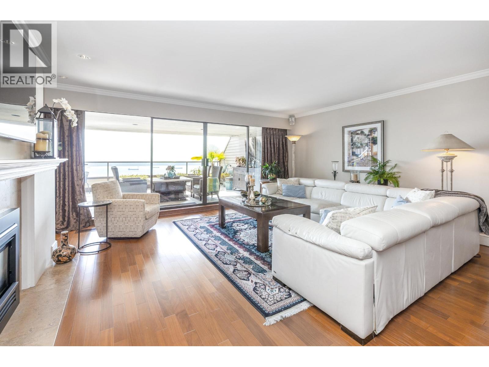 33 2250 FOLKESTONE WAY