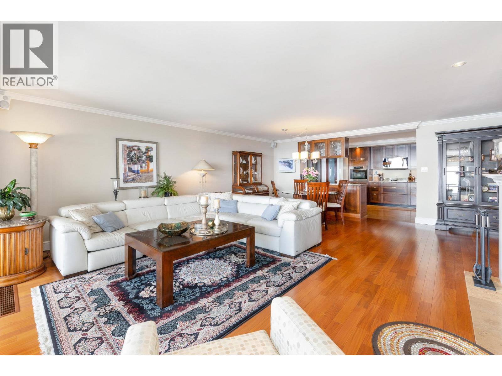 33 2250 FOLKESTONE WAY