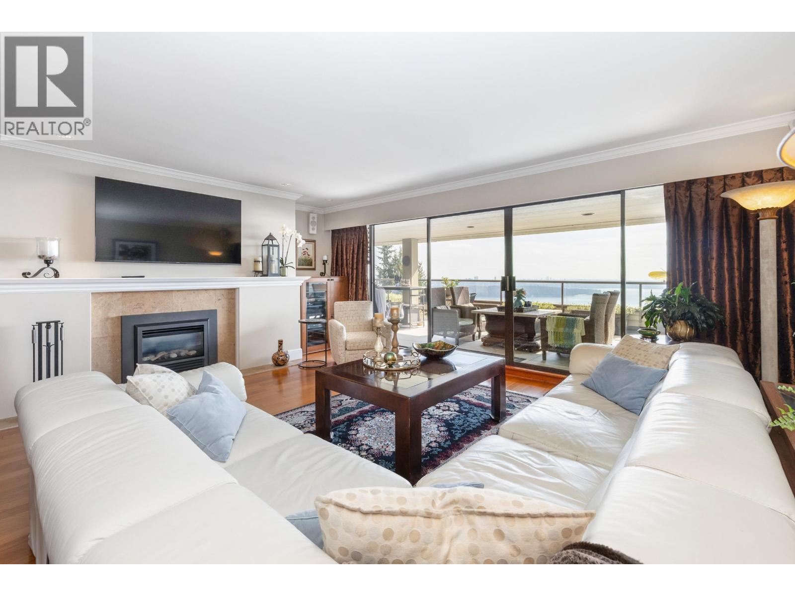 33 2250 FOLKESTONE WAY