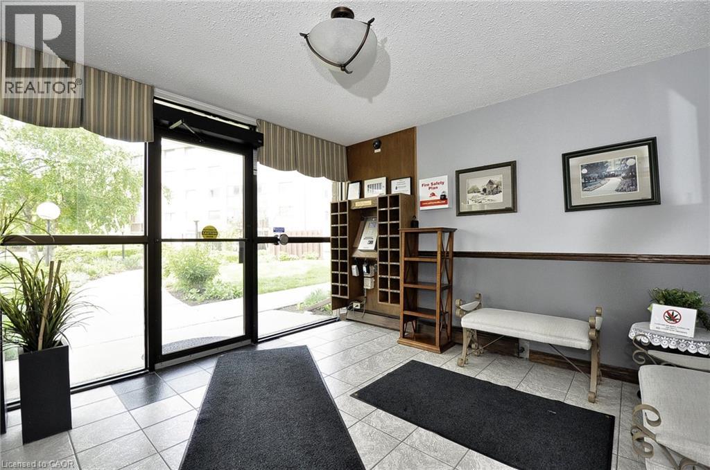 400 CHAMPLAIN Boulevard Unit# 404
