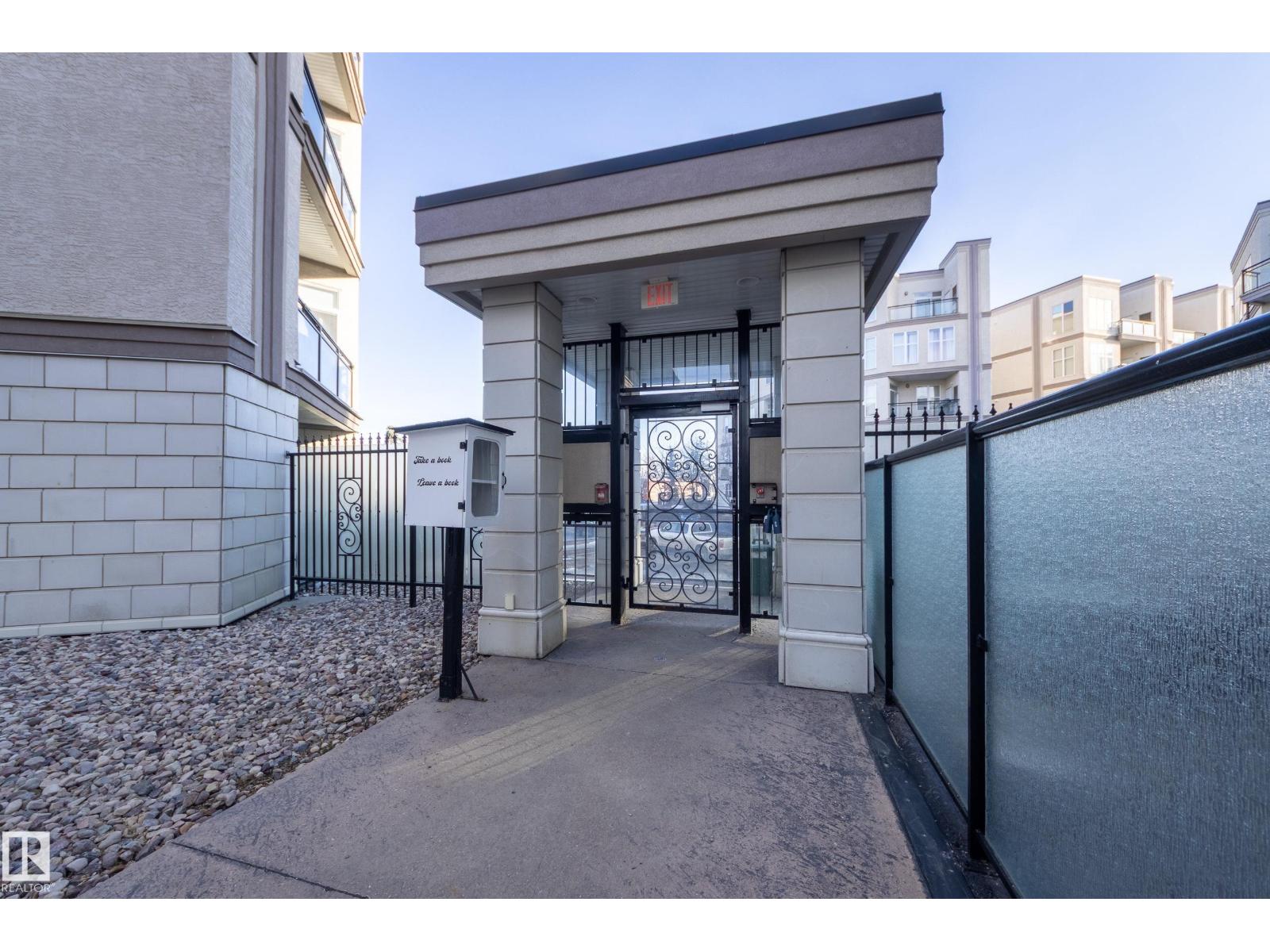 #162 4823 104A ST NW