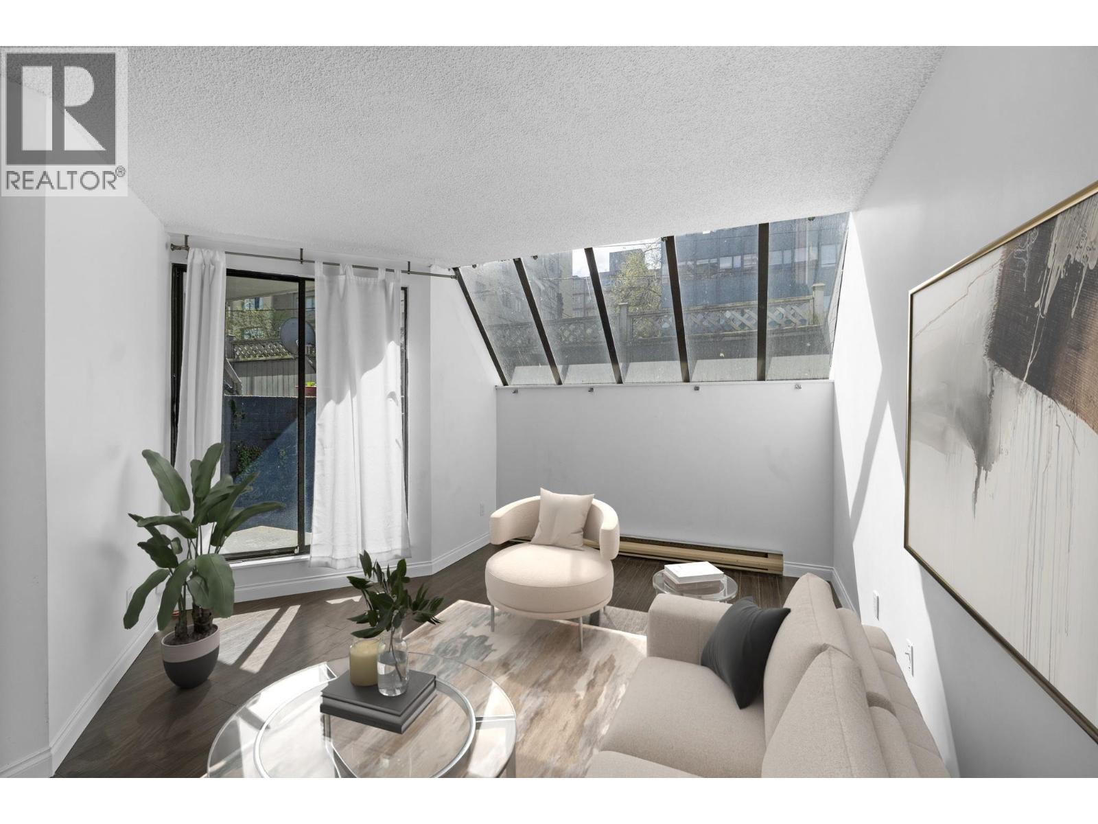 207 1270 ROBSON STREET STREET