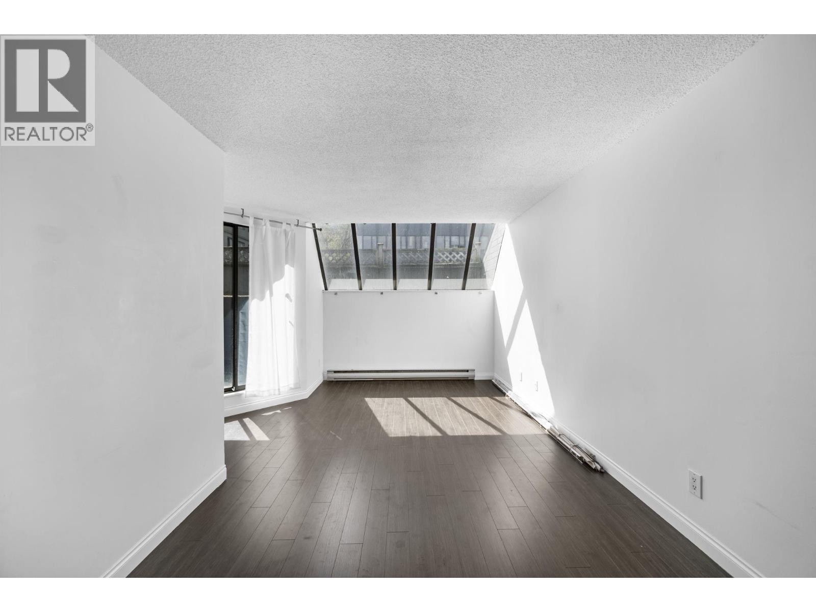 207 1270 ROBSON STREET STREET