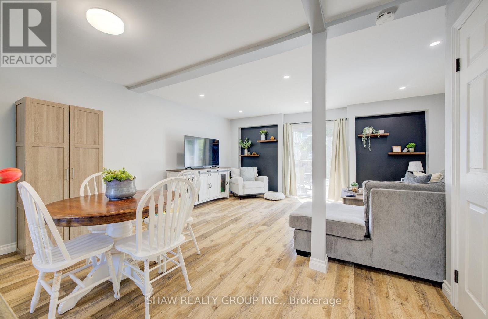 3 - 1060 CANFIELD CRESCENT