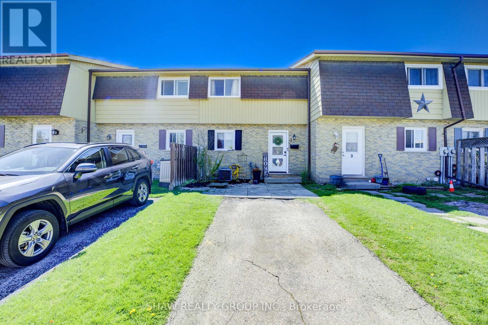 3 - 1060 CANFIELD CRESCENT