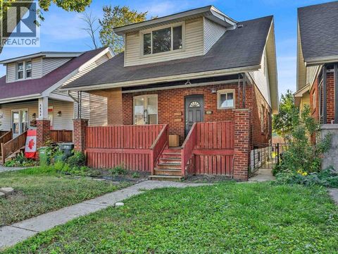 1453 Marentette Windsor ON N8X4E2