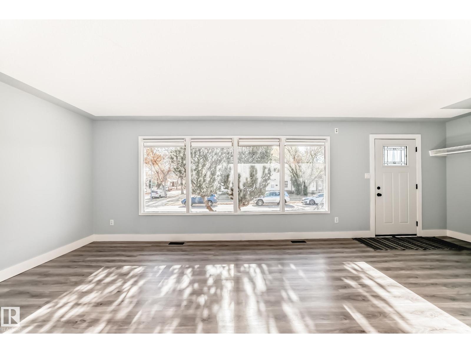 7104 129 AV NW