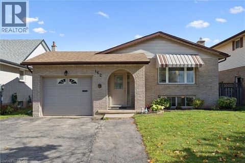 162 THE COUNTRY Way Kitchener ON N2E2L2