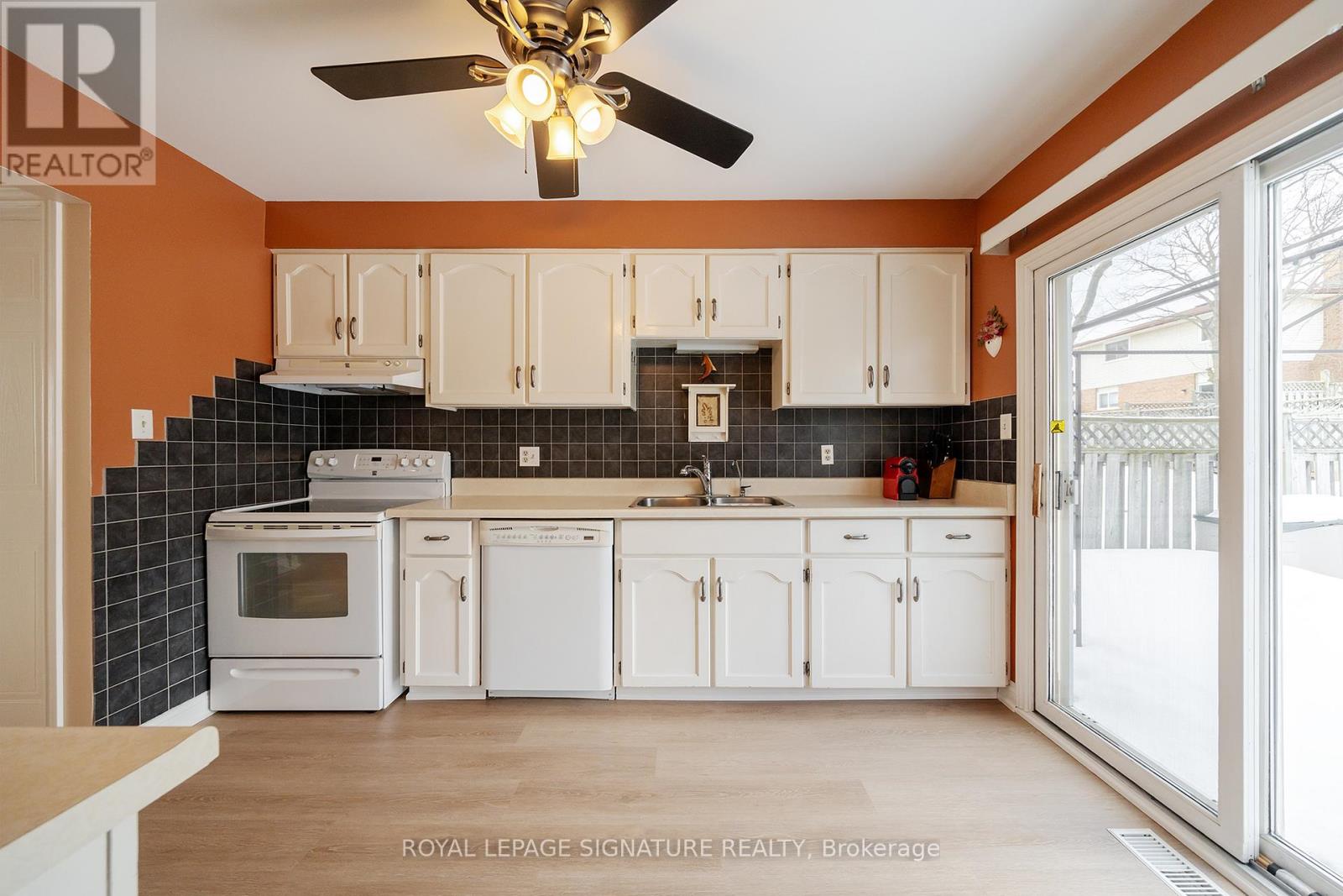 545 DRUMMERHILL CRESCENT