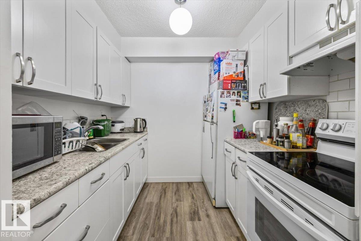 #77 8735 165 ST NW