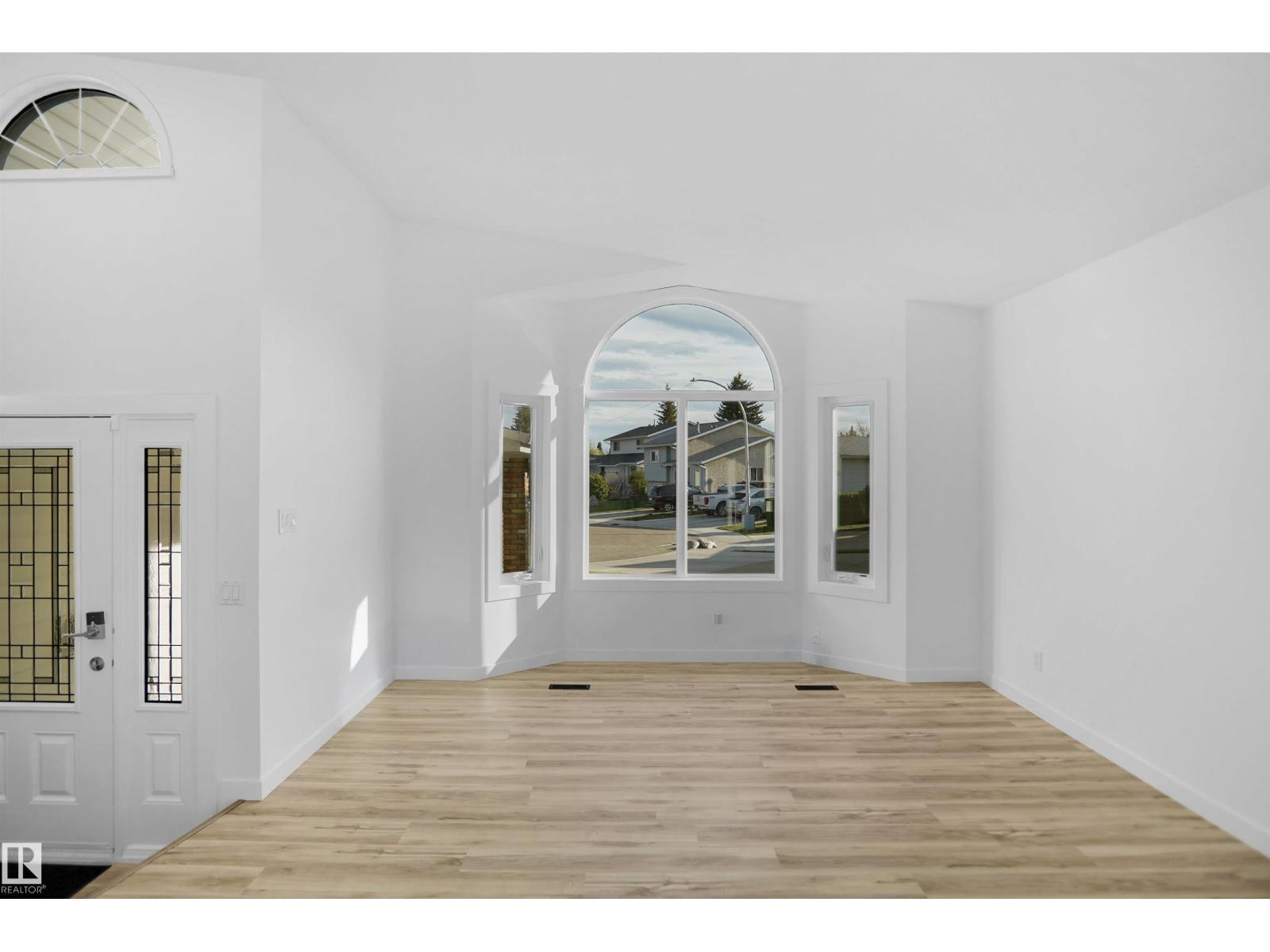 10018 173 AV NW
