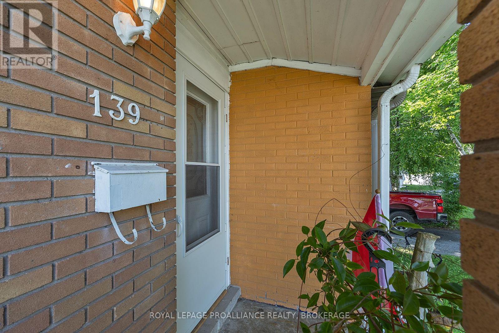 139 FORD STREET