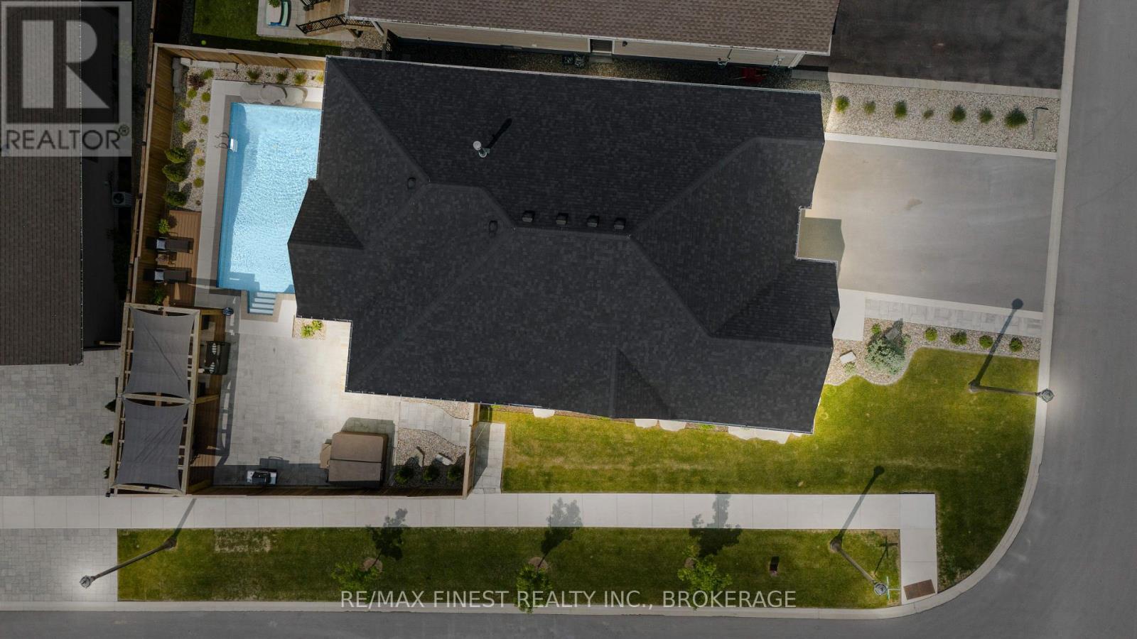 845 WINDERMERE DRIVE