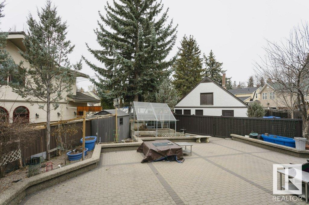11 WELLINGTON CR NW