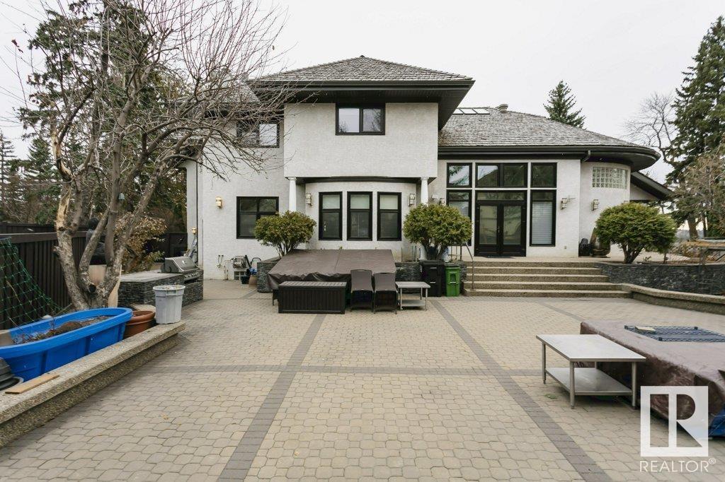 11 WELLINGTON CR NW
