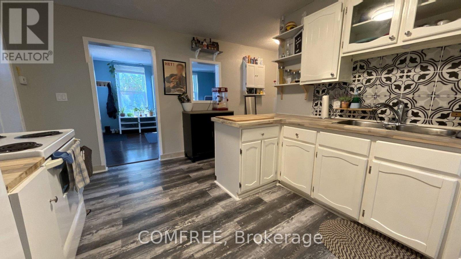 463 DIVISION STREET