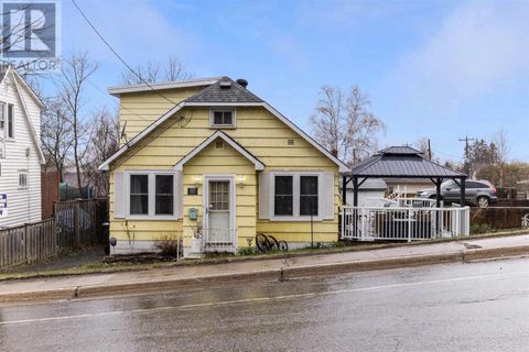 525 North ST Sault Ste. Marie ON P6B2B5