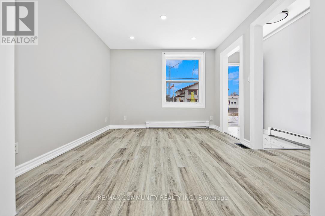 83 MOIRA STREET W