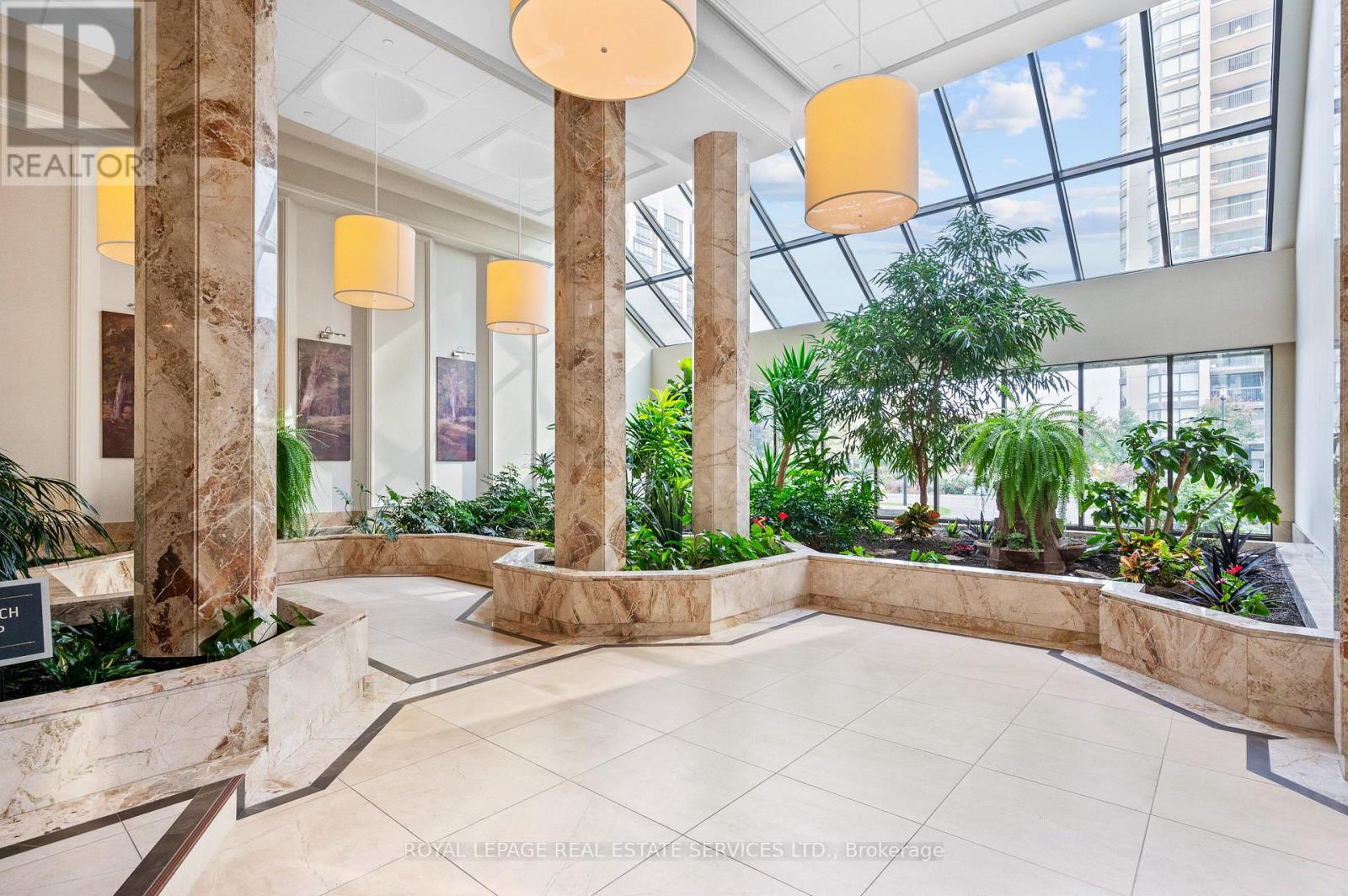 1601 - 2180 MARINE DRIVE