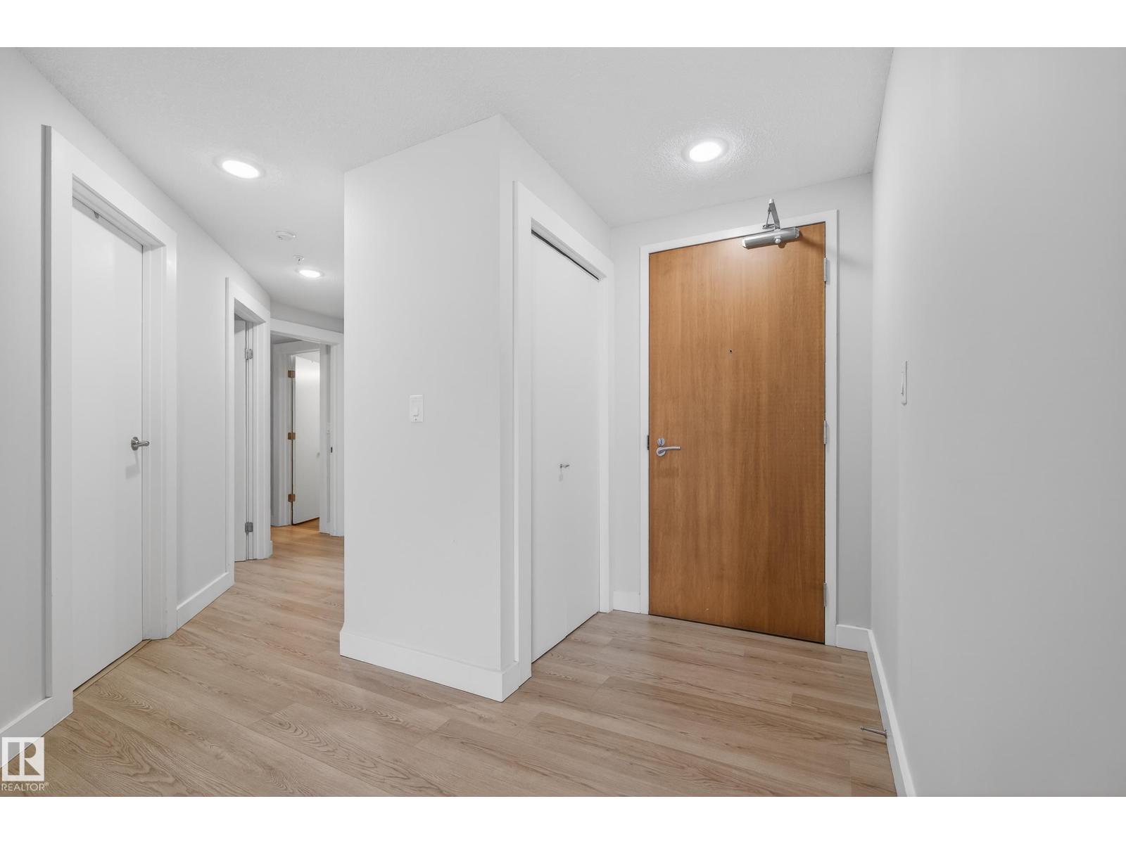 #501 10136 104 ST NW