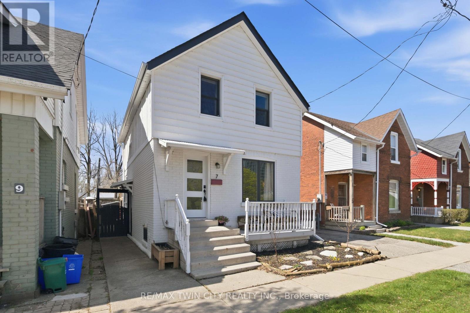 7 ONTARIO STREET