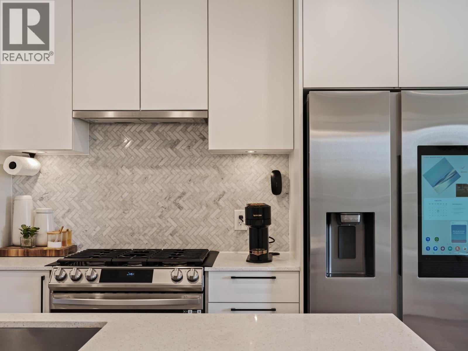 161 565 E 2ND STREET