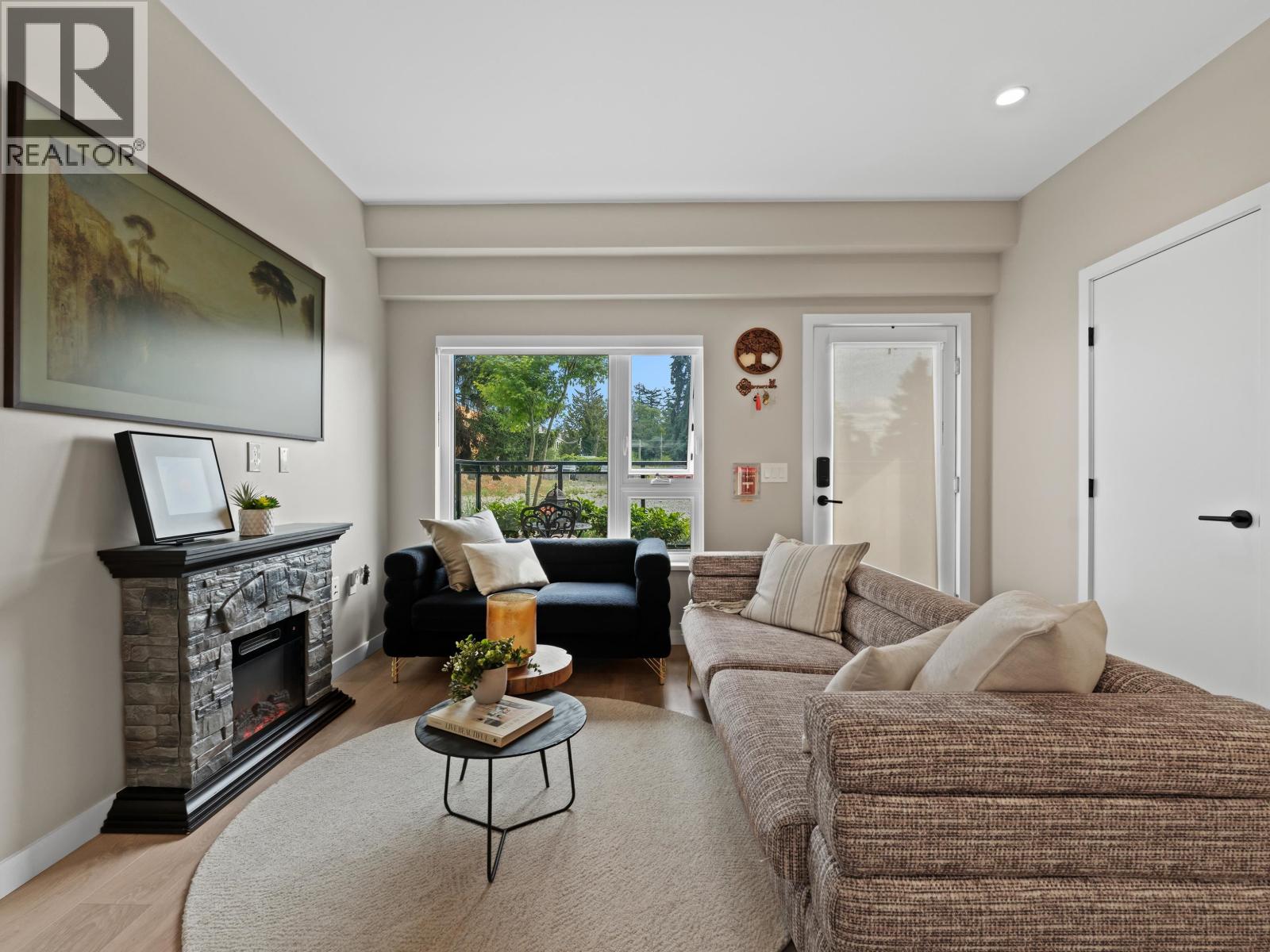 161 565 E 2ND STREET