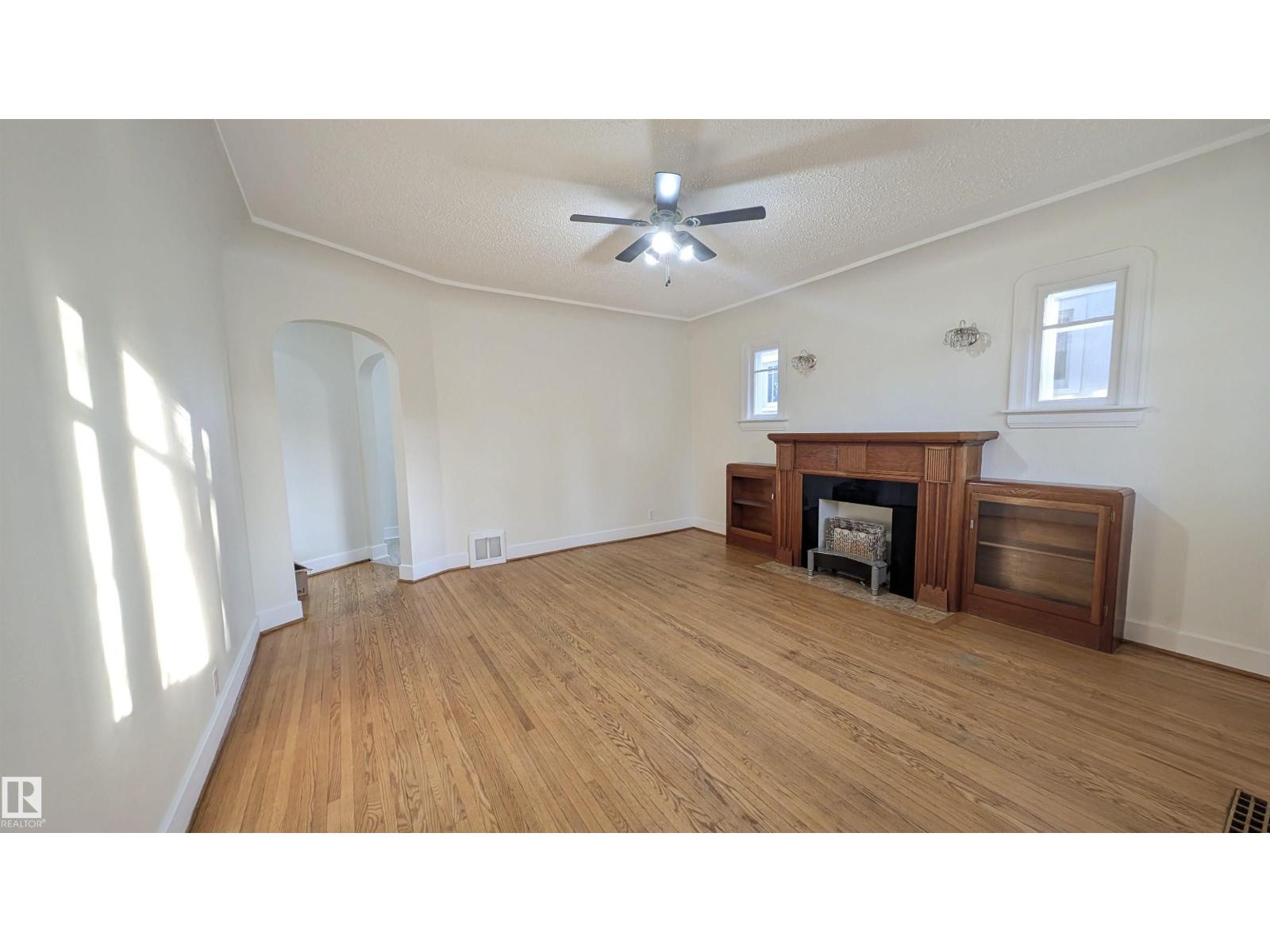7611 112S AV NW