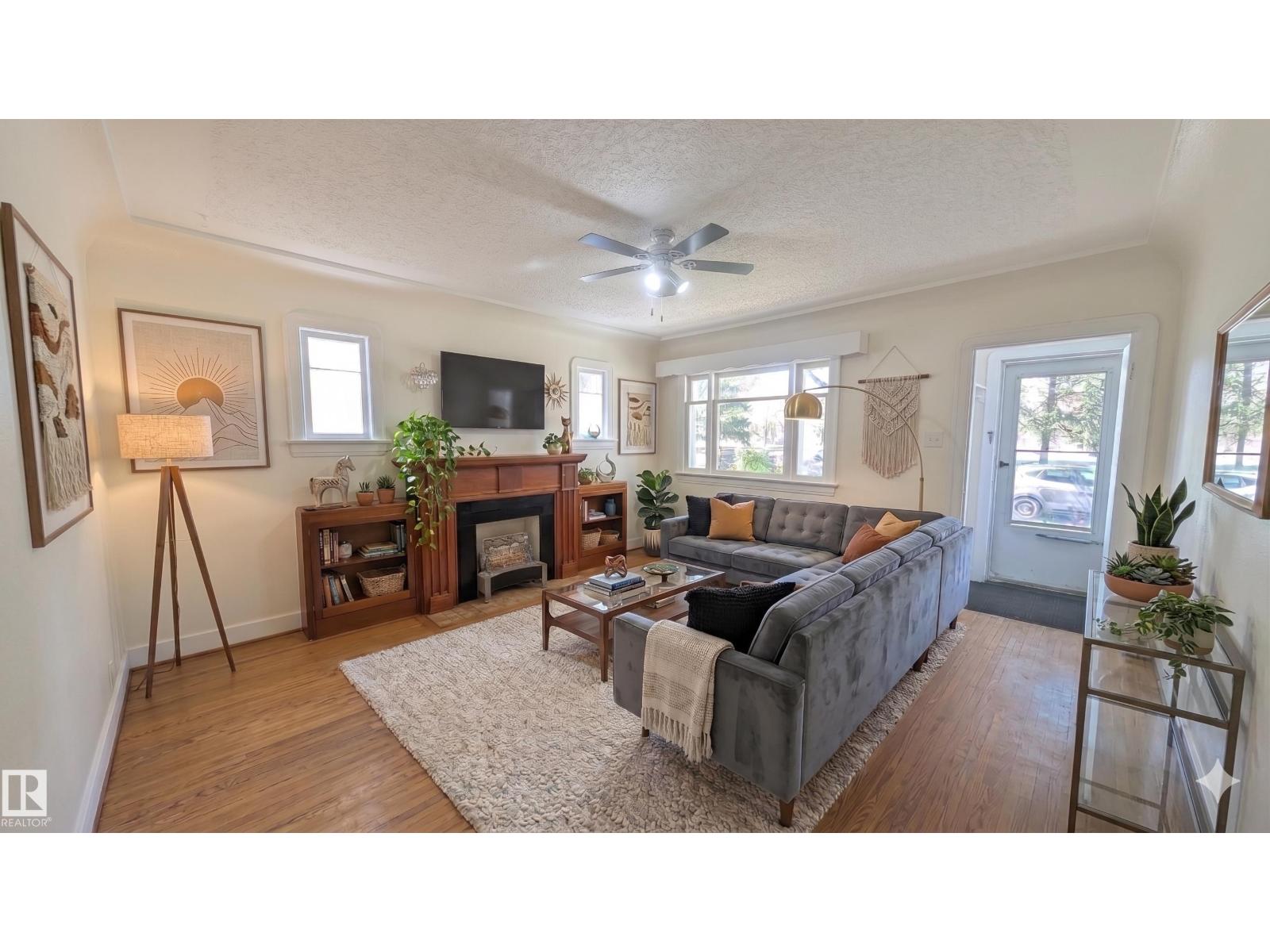 7611 112S AV NW