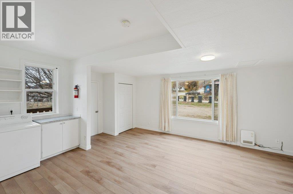 428 HILLCREST Avenue