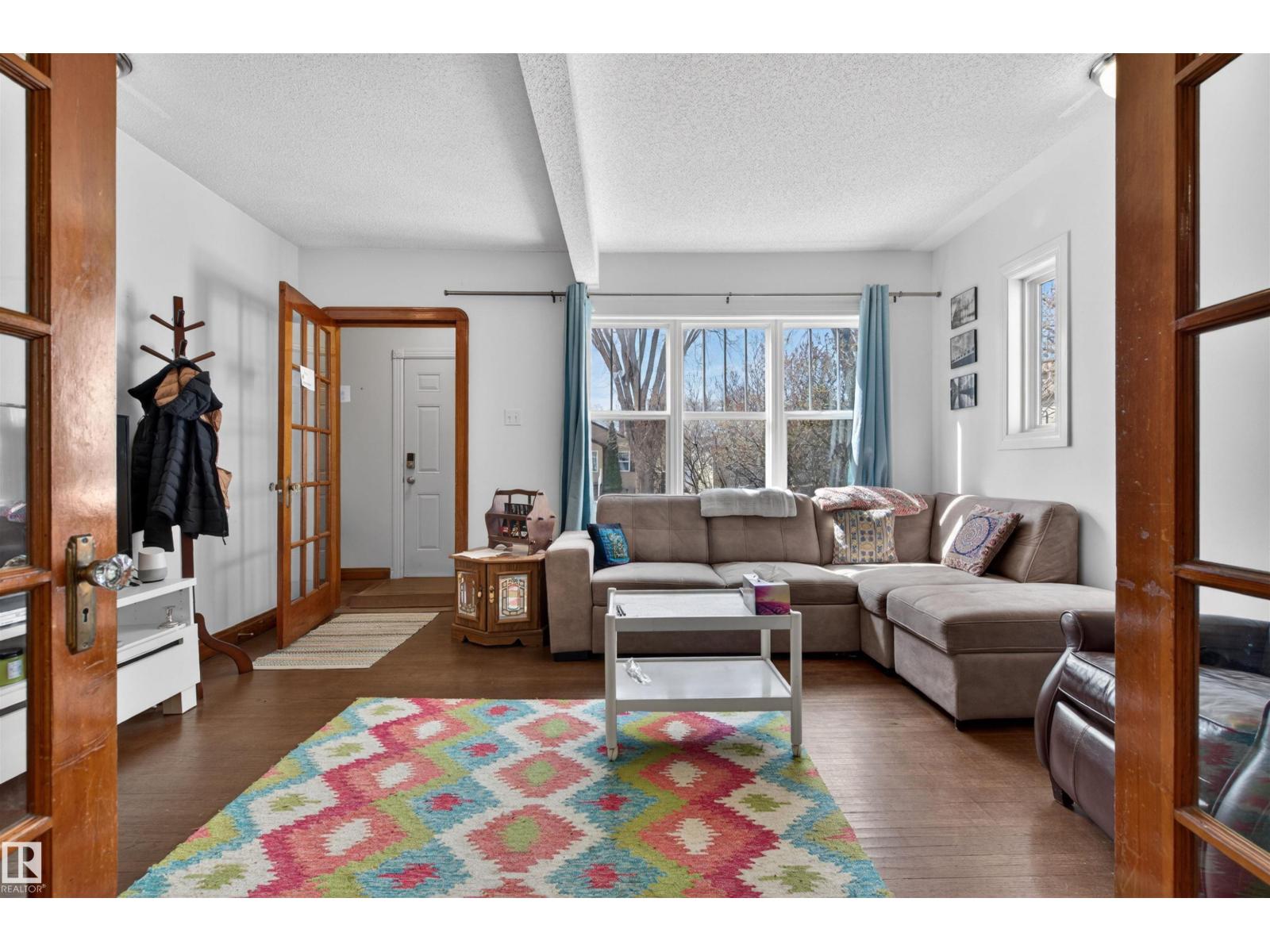 10522 79 AV NW