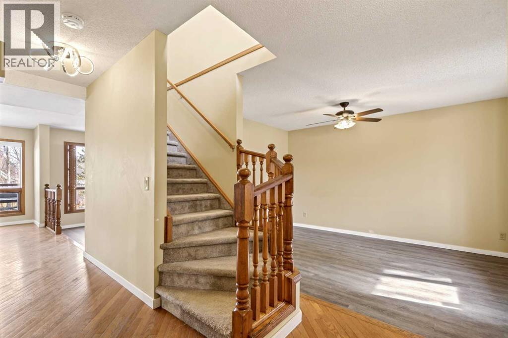 84 Rivergreen Crescent SE