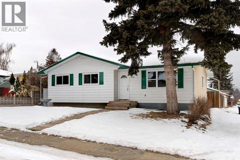 708 Sacramento Place SW Calgary AB T2W0R5