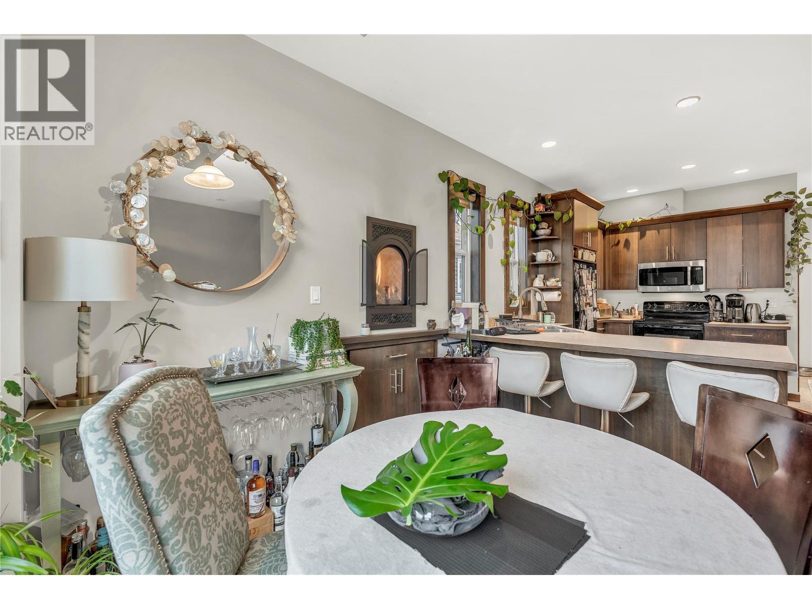 653 Papineau Street Unit# 102