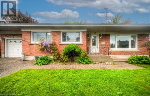 16 ROWANWOOD Avenue Brantford ON N3S7B6