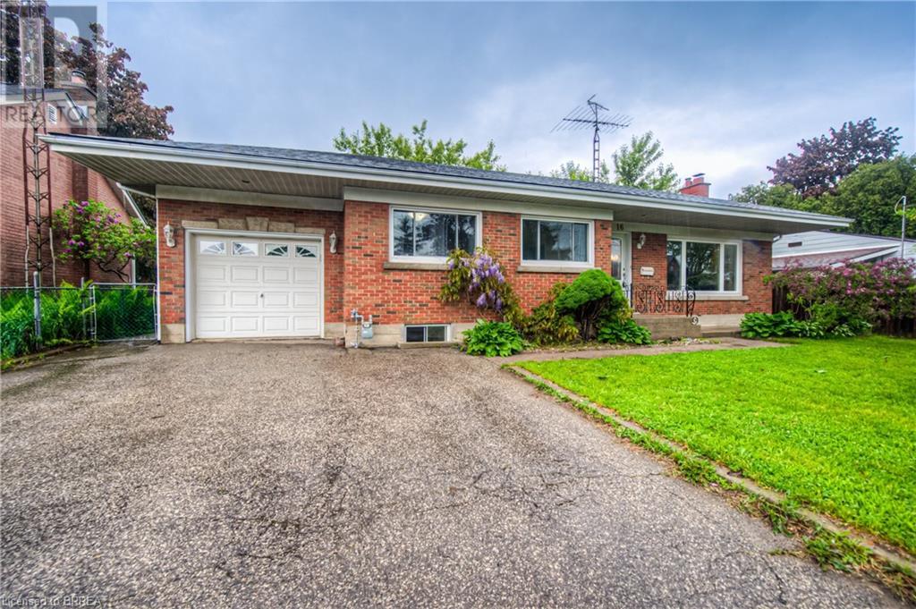 16 ROWANWOOD Avenue