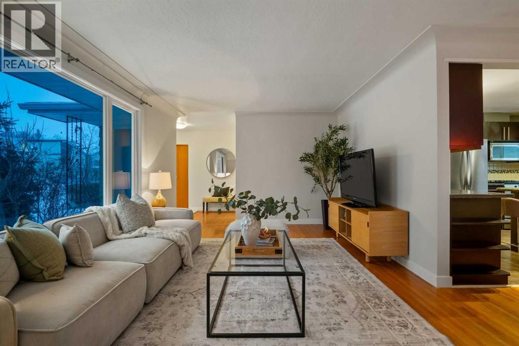 111 Cambrian Drive NW