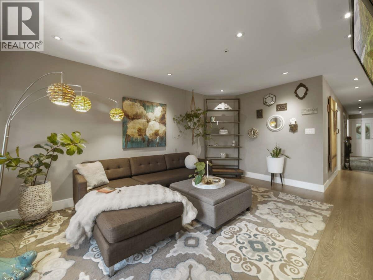 202 2250 SE MARINE DRIVE