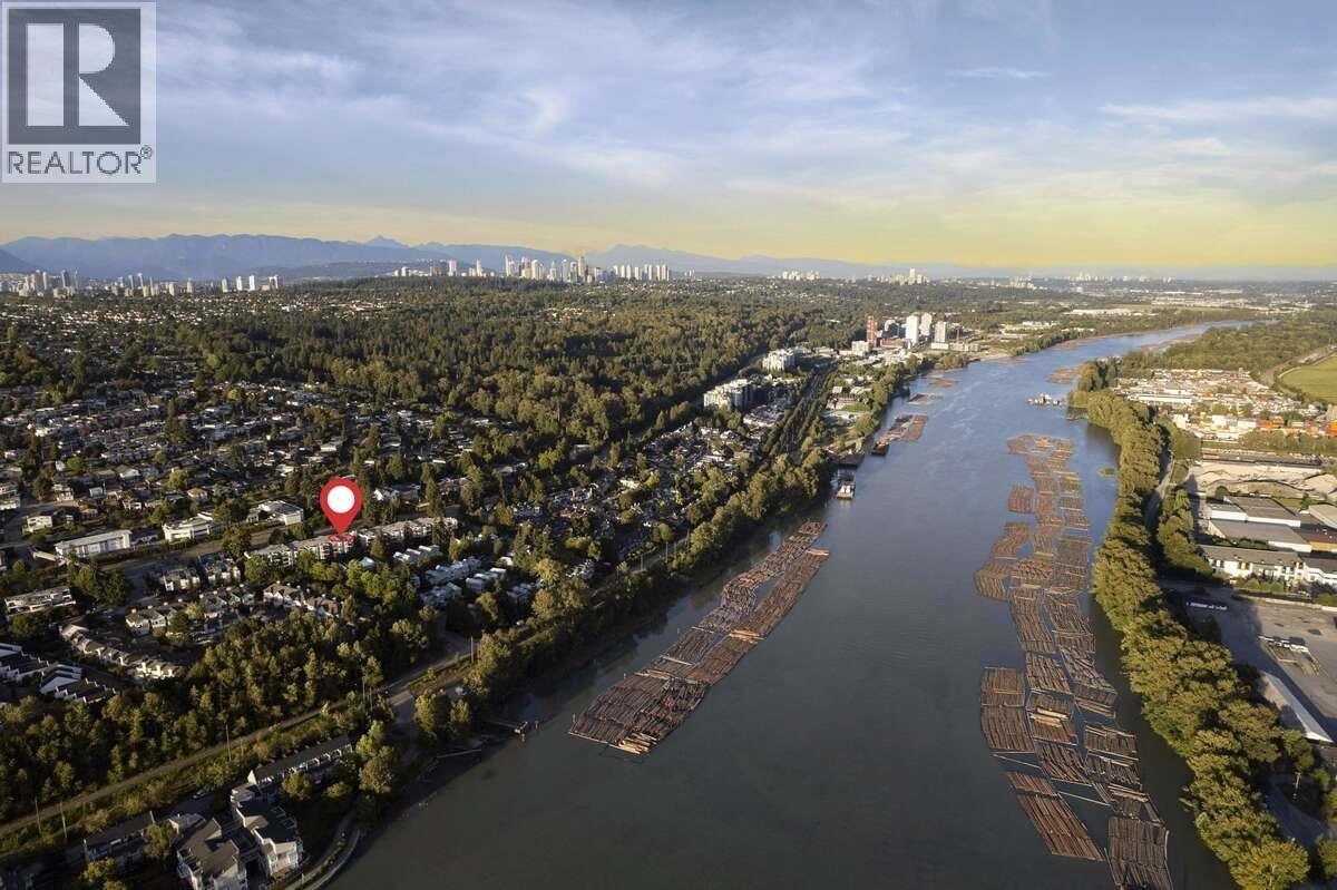 202 2250 SE MARINE DRIVE